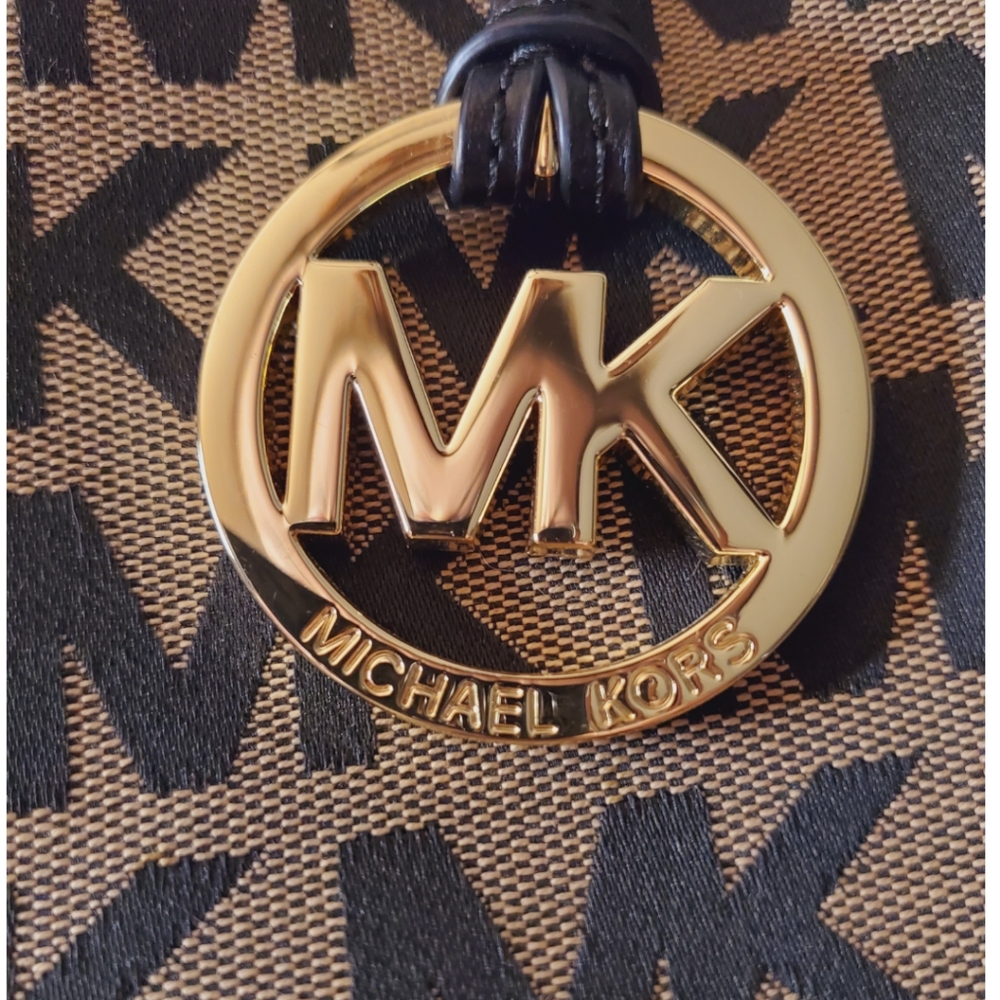 MK Purse! - Picture 9 of 9